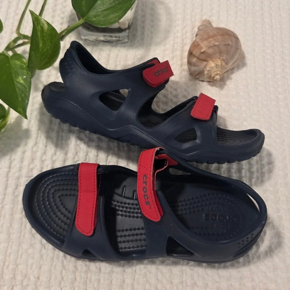 Crocs Swiftwater‎ Sandals Kids Size J2 Navy Blue Red Adjustable Water Shoes